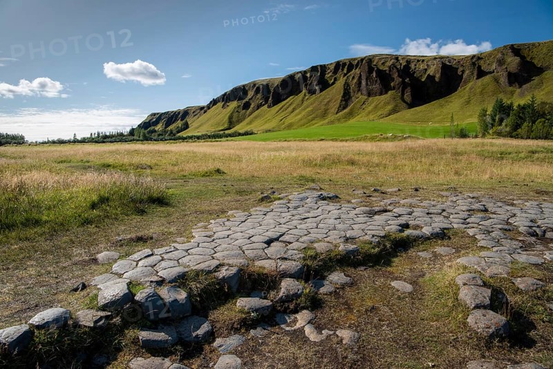 Glacier-carved basalt columns