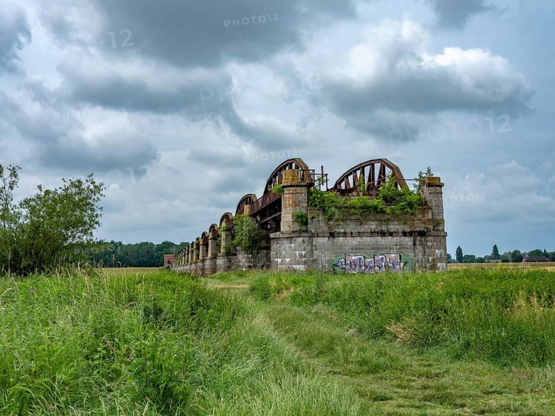 Former Doemitzer railway bridge on the Elbe in Kaltenhof