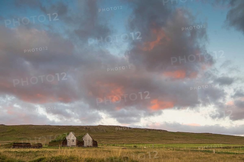 Horse stable and tool shed in original peat construction