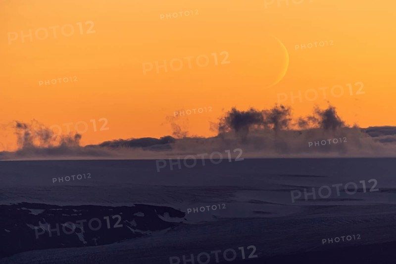 Moonrise over Langjoekull