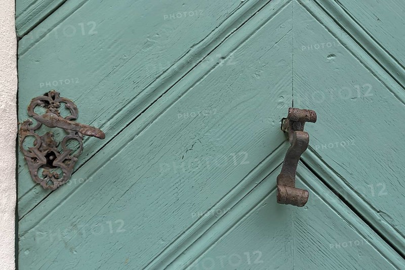 Door handle and knocker around 1520