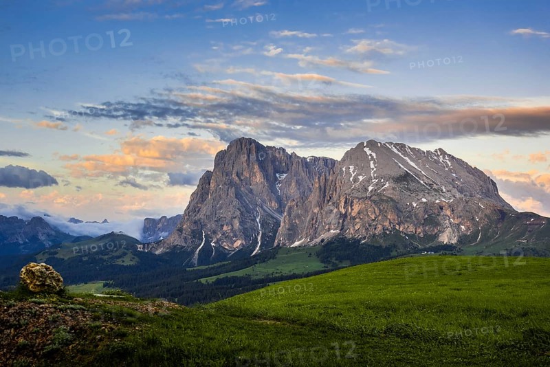 View of the peaks of the Langkofel (left) and the Plattkofel (right)