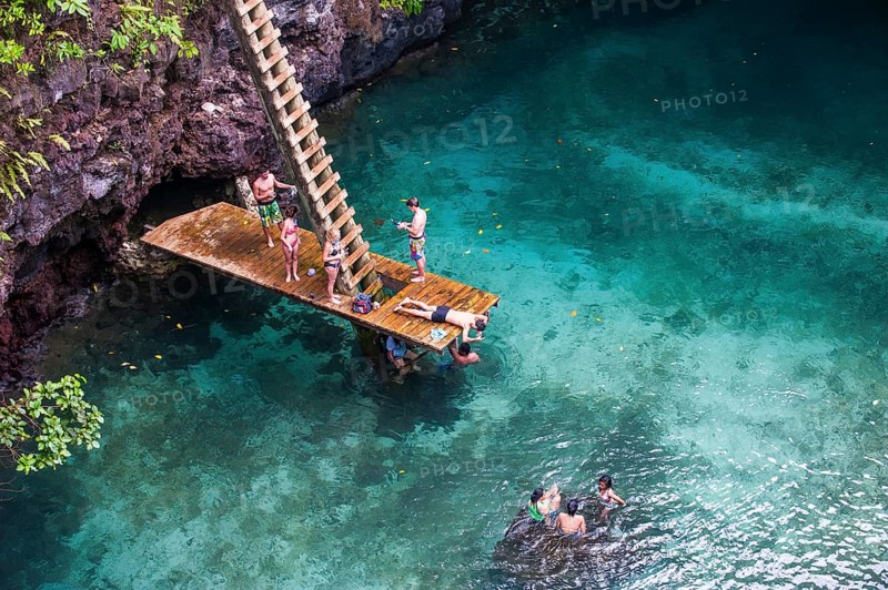 Stairs leading down in the To sua ocean trench in Upolo
