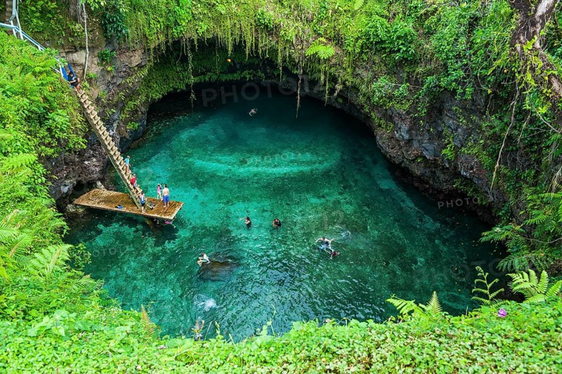 To sua ocean trench in Upolo