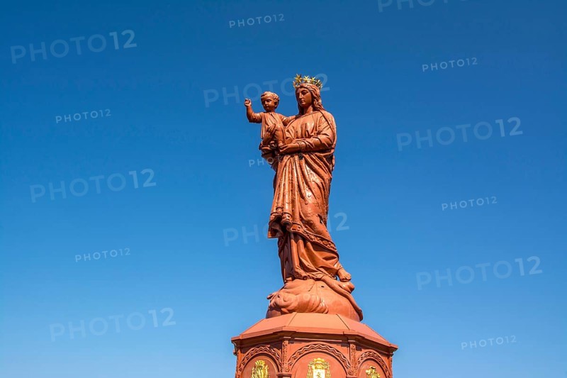 Notre Dame De France around base