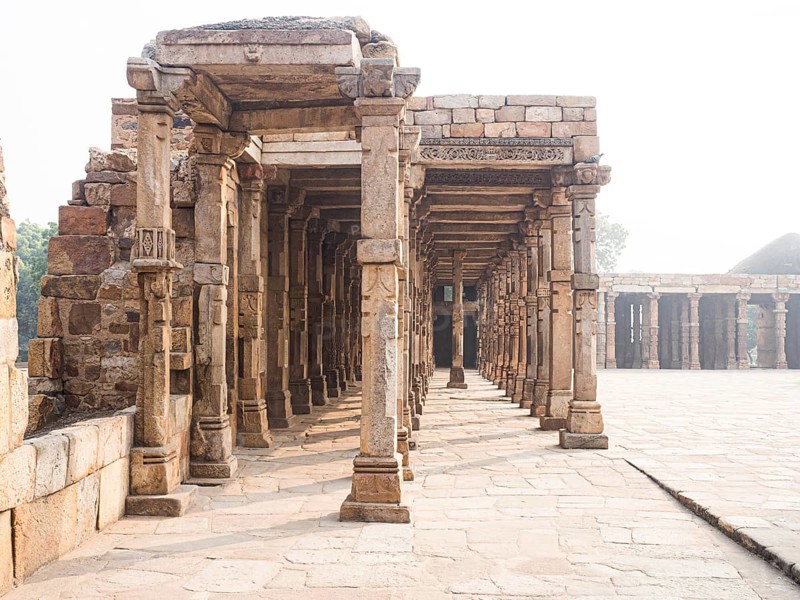 Stone columns decorated with ornaments