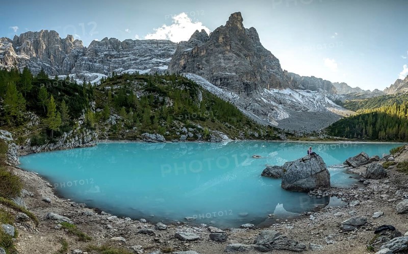 Turquoise green Sorapis lake