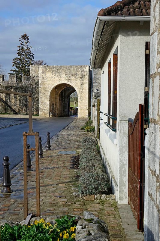 Porte de Jouy city gate