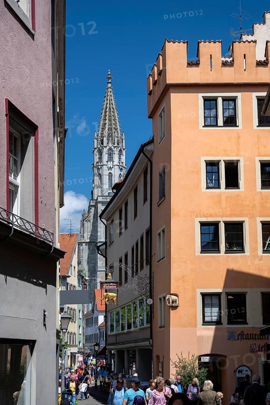 Wessenbergstrasse as a pedestrian zone with a view of Constance Cathedral