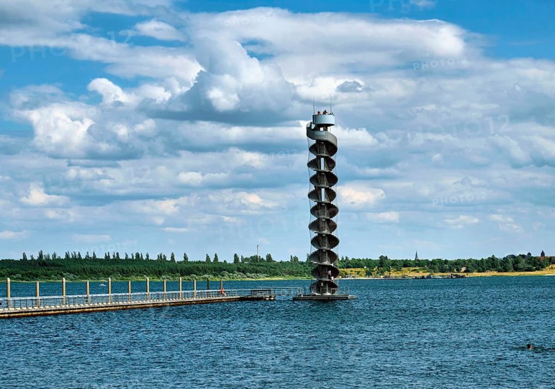 Water level tower