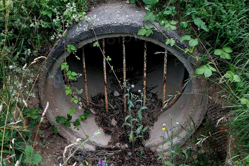 Agent's sluice