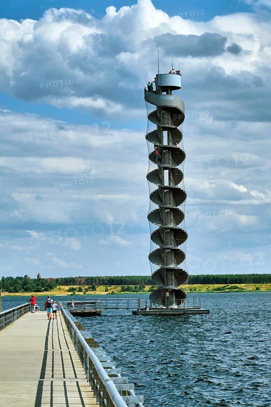 Water level tower