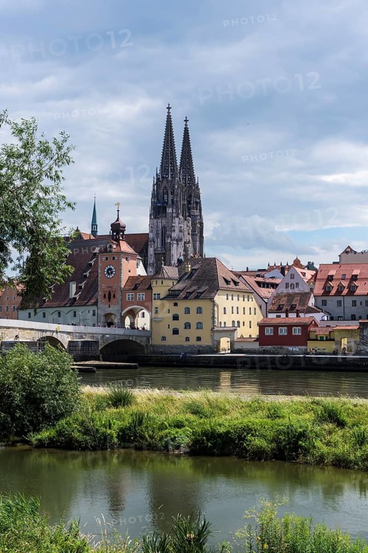 City view with St. Peter's Cathedral