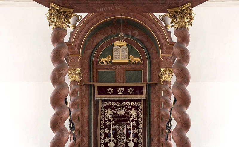 Detail of the Torah shrine in the synagogue