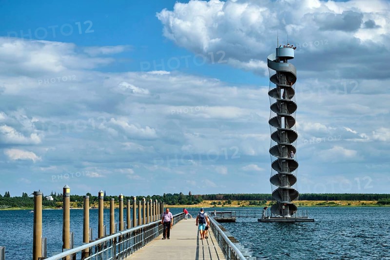 Water level tower