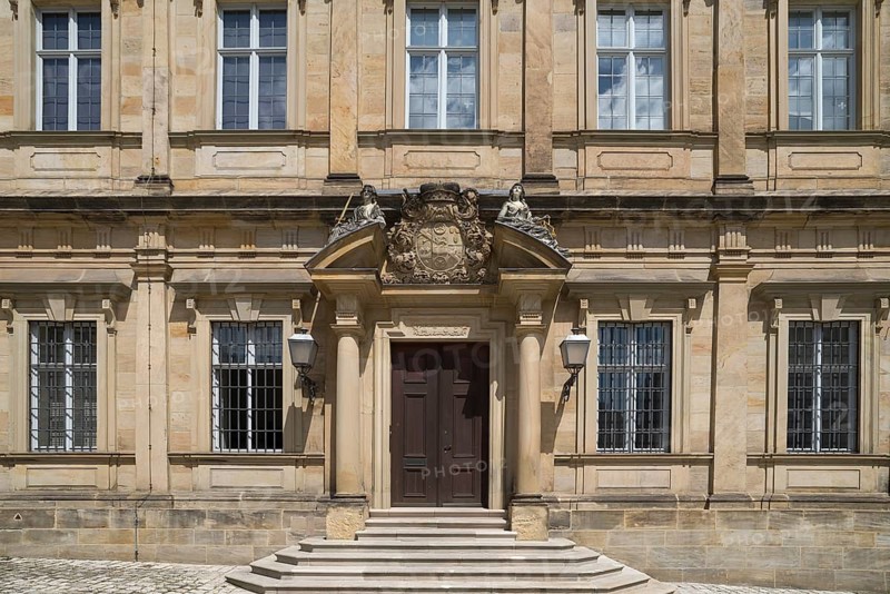 Side portal of the New Residence
