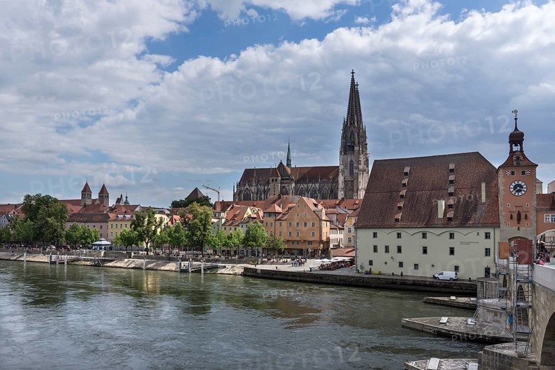 City view with St. Peter's Cathedral