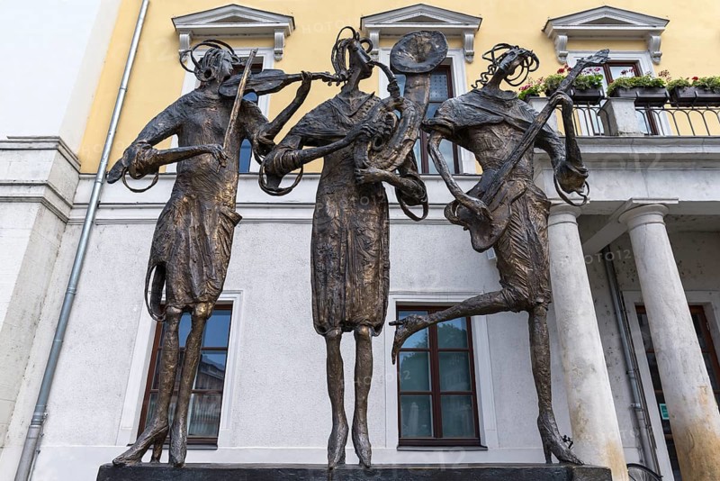 Sculpture of musicians by Joseph Michael Neustifter