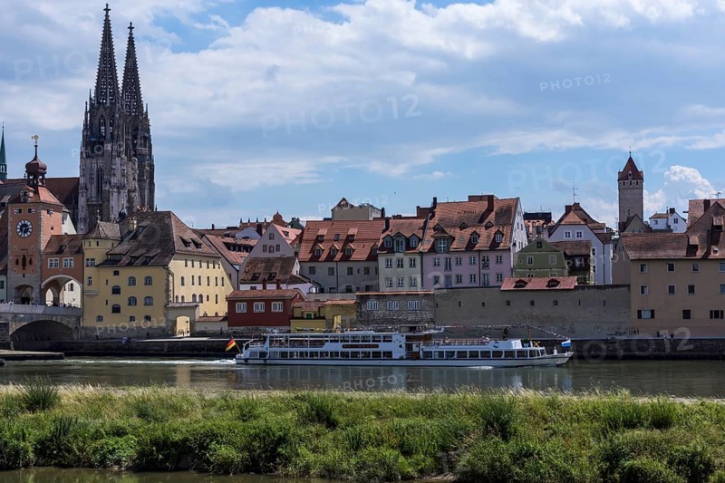 City view with St. Peter's Cathedral
