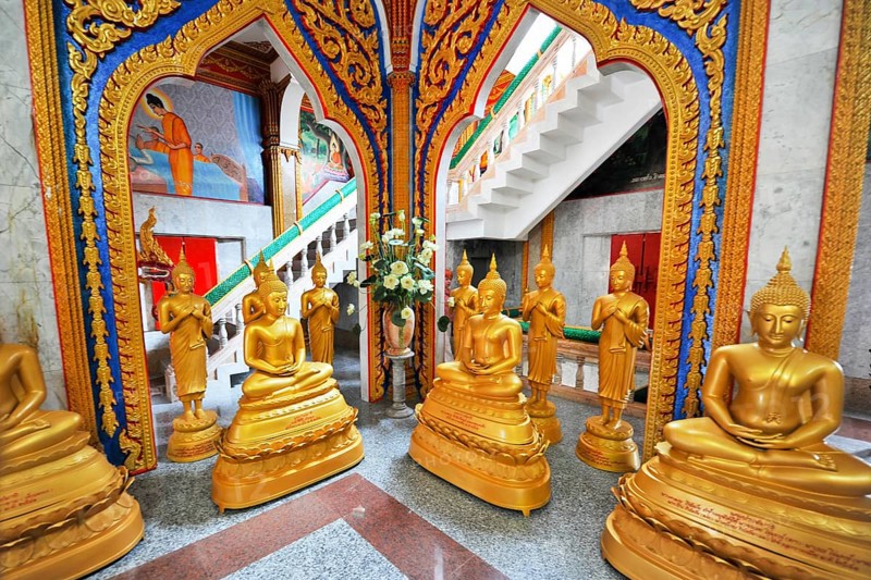 Gilded Buddha statues