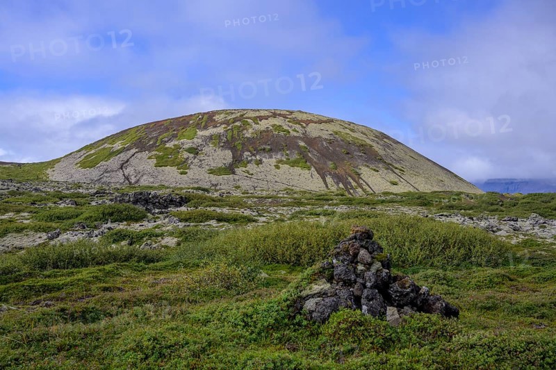 Old volcanic cone Buoaklettur