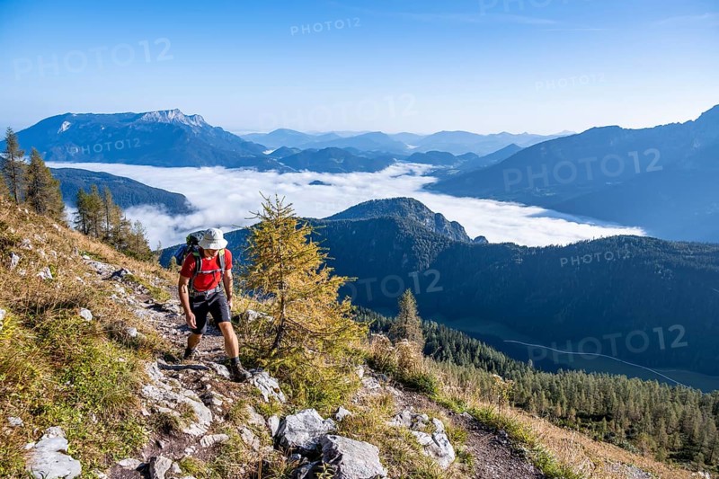 Hikers on the ascent to the Watzmannhaus