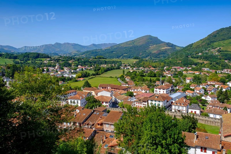 From the Citadelle to the Old Town