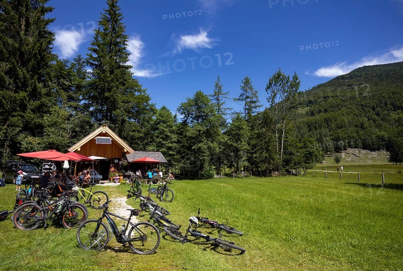 Mountain bikes standing in front of the Moosalm near the Schwarzensee