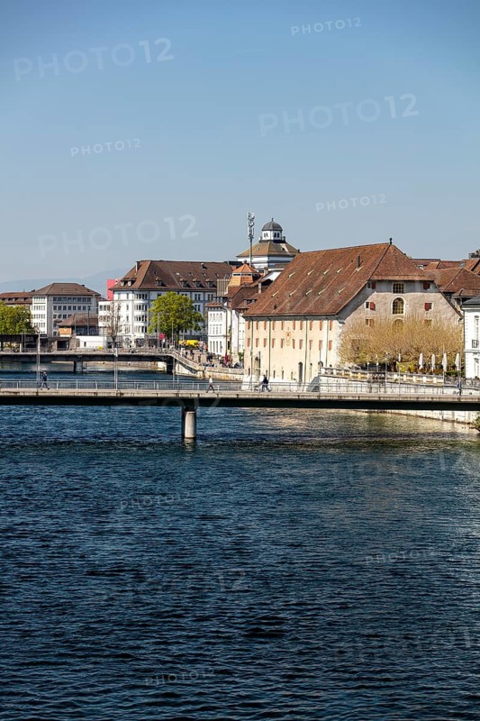 Landhausquai mit historischem Landhaus an der Aare