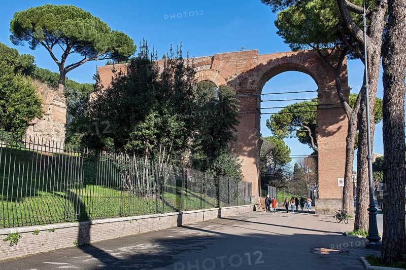 Historical remains of aqueduct to Palatine Hill