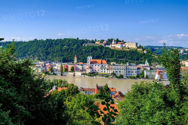From the pilgrimage church Mariahilf to the old town of Passau