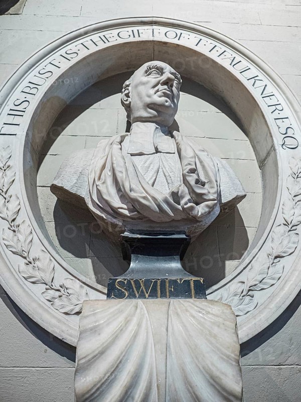 Bust of the poet Jonathan Swift
