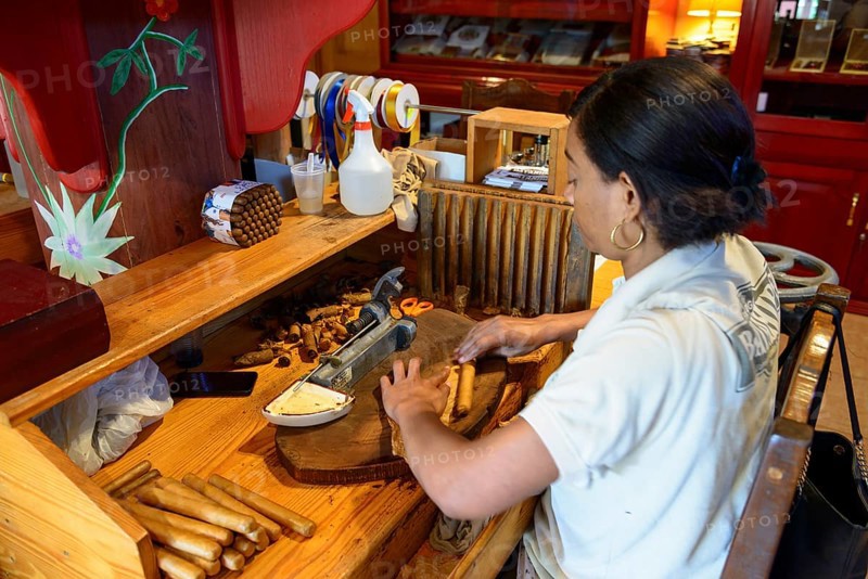 Cigar rolling