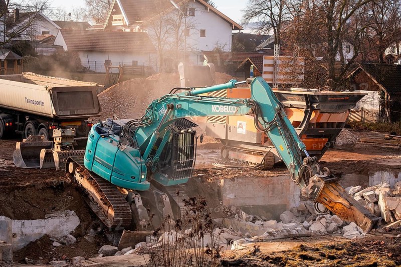 Excavator with chisel