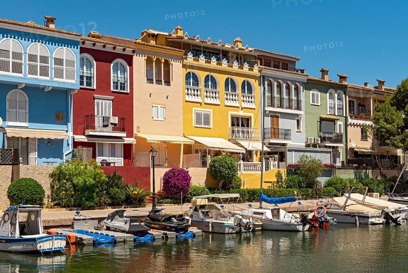 Boats and colourful houses