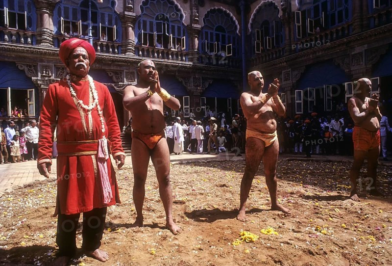 Wrestler saluting Maharaja