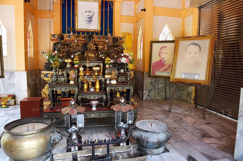 Tomb for monks