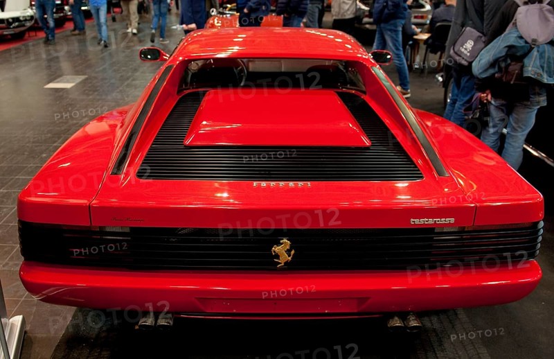 Rear section of Ferrari Testarossa 512