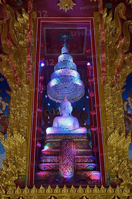 Buddha statue set with pearls