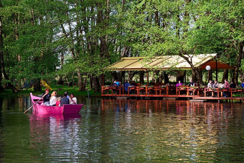 Lakeside restaurant