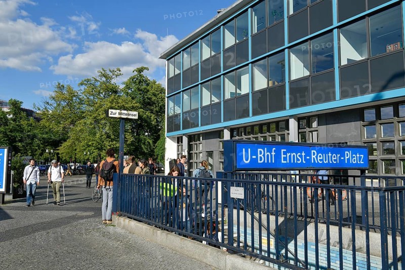 Entrance U-Bahnhof Ernst-Reuter-Platz