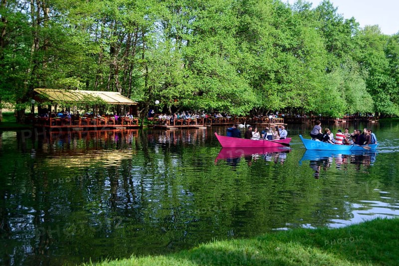 Lakeside restaurant