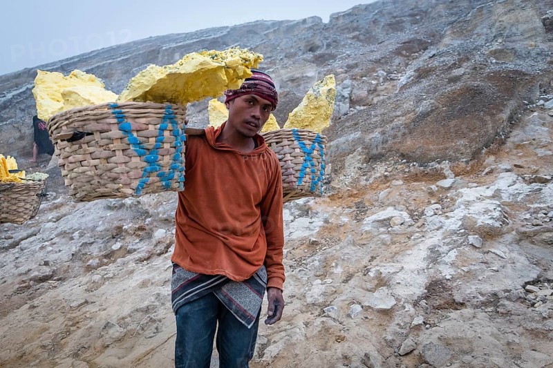 Sulphur carrier with sulphur