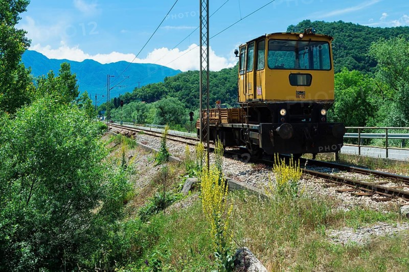 Maintenance locomotive