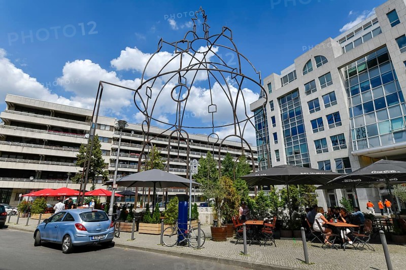 Bethlehem Church Square with steel construction
