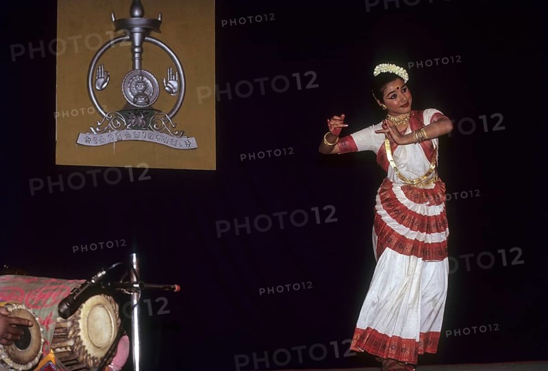 Mohiniyattam