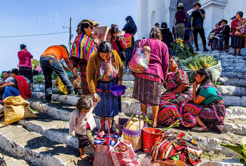 Picturesque rituals and flower offerings on the steps of Santo Tomas