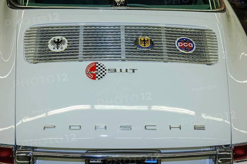 Bonnet with classic Porsche radiator grille from Porsche 911T