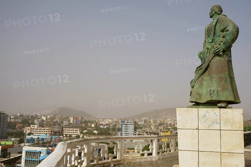 Statue of Diego Gomez