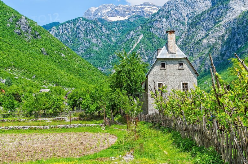 Typical house in the Thethi valley
